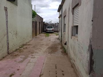 SE VENDE CASA en CASTELLI 1200