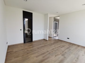 Mozart uk 10x30, ada lift, view golf, 4 Kamar, lokasi oke