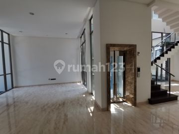 Mozart uk 10x30, ada lift, view golf, 4 Kamar, lokasi oke