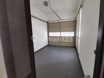 Mozart uk 10x30, ada lift, view golf, 4 Kamar, lokasi oke