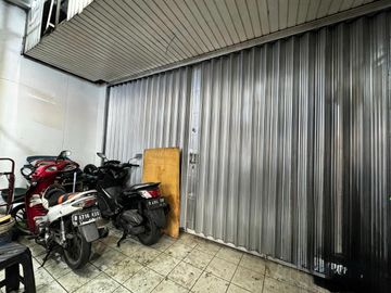 Ruko Pasar Jatinegara Jakarta Lokasi Hadap Jalan Raya Utama
