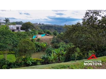 Lote con diseño y cimientos en condominio, Morelia, Pereira