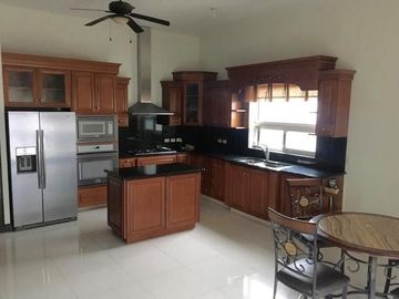 Casa de Venta en Sierra Alta (8vo Sector)