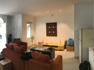 RUMAH CLUSTER PARAMOUNT GADING SERPONG LUAS 123 KULDESAK HADAP SELATAN