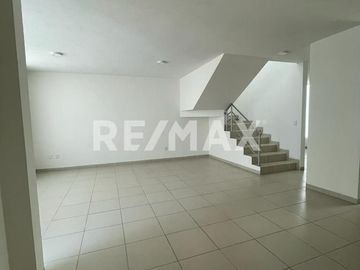 VENTA CASA  EN VISTA AZUL CORREGIDORA