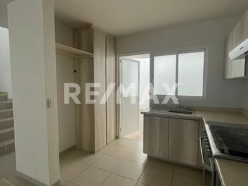 VENTA CASA  EN VISTA AZUL CORREGIDORA