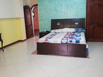 casa en venta en la flora. Cod V811