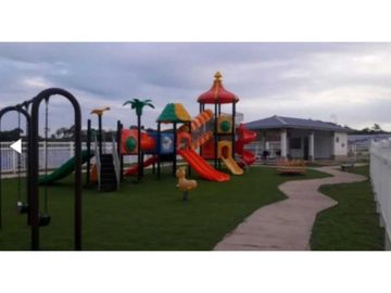 VENDO APARTAMENTO EN ARRAIJAN PLAYA DORADA 2R