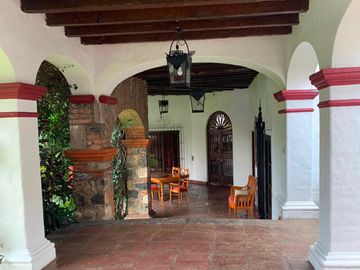 Residencia estilo Cuernavaca