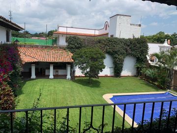 Residencia estilo Cuernavaca