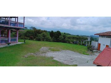 SE VENDE FINCA EN LA VIA CIRCASIA - MONTENEGRO