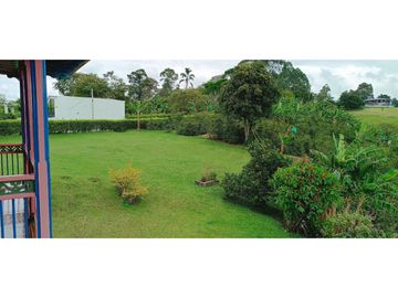 SE VENDE FINCA EN LA VIA CIRCASIA - MONTENEGRO
