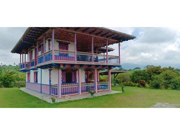 SE VENDE FINCA EN LA VIA CIRCASIA - MONTENEGRO