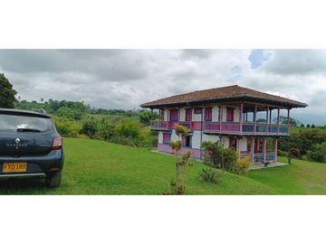 SE VENDE FINCA EN LA VIA CIRCASIA - MONTENEGRO