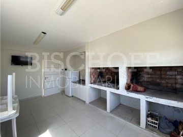 DEPARTAMENTO 2 AMBIENTES, CON COCHERA, FRENTE AL MAR, VILLA GESELL