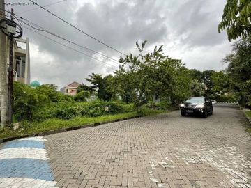 Kavling Babatan Pratama Hadap Selatan, Strategis row 3 mobil