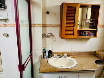 apartamento en venta en laureles, don quijote. Cod V12584