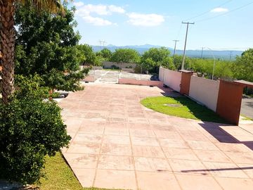 VENTA hermosa QUINTA   SALINAS VICTORIA  a solo 45 min de Monterrey