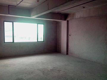 200 sqm Bare shell Office space for Lease in Bautista street village, Makati City