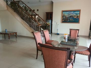 Disewakan Rumah Mewah Semi Furnished Di Cempaka Putih