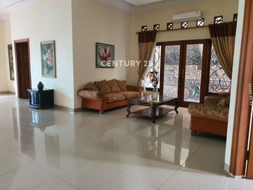 Disewakan Rumah Mewah Semi Furnished Di Cempaka Putih