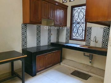 Disewakan Rumah Mewah Semi Furnished Di Cempaka Putih