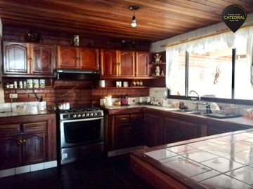 Casa de venta en ECU 911- Av. 10 agosto – código:19592