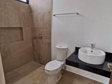 Casa en Venta Mérida, Privada Fiora Residencial, Cholul (Mod. Lily)