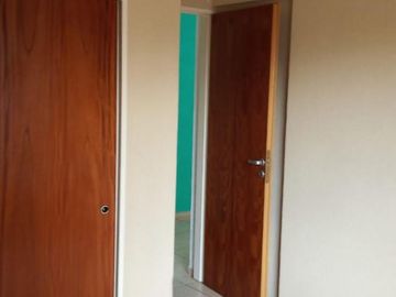EXCELENTE DEPARTAMENTO 2 AMBIENTES CON COCHERA.