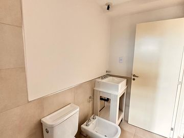 Hermoso departamento de 1 dormitorio a estrenar en VENTA, Av. Alem al 100
