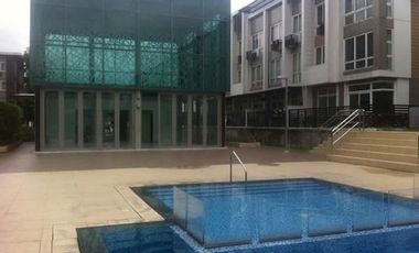 4BR Town House in 68 Roces QC near tomas morato, Quezon Ave, Amoranto Sport complex st.lukes, fisher mall, Centris, MRT3 , Kamuning, Kamias