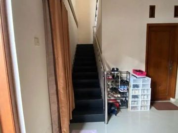 Rumah cantik Perum 2lt jl palagan km 7 dkt UGM