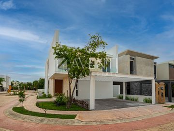 Casa en venta, Lagos del Sol Residencial, Cancún Quintana Roo.