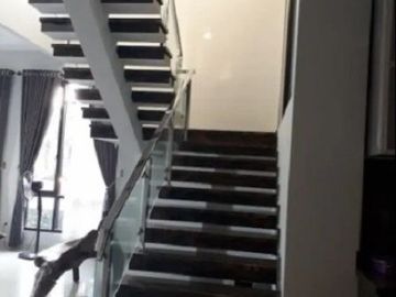 Rumah Baru di Jalan Utama Perumahan Babatan Pratama - Wiyung