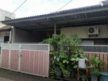 Rumah tenggilis Mejoyo Utara Surabaya