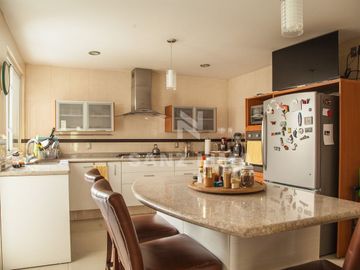 QUINTA BERNINI: Elegante propiedad con exquisitos detalles y acabados de primera