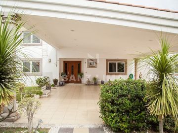 QUINTA BERNINI: Elegante propiedad con exquisitos detalles y acabados de primera