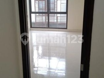 Dijual Cepat Rumah di Greenwich Park Cluster Whelford