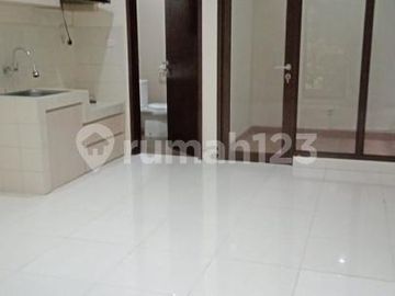 Dijual Cepat Rumah di Greenwich Park Cluster Whelford