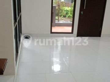Dijual Cepat Rumah di Greenwich Park Cluster Whelford