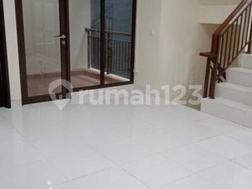 Dijual Cepat Rumah di Greenwich Park Cluster Whelford
