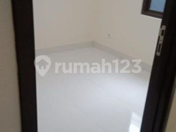 Dijual Cepat Rumah di Greenwich Park Cluster Whelford