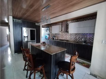 CASA REMODELADA EN VENTA EN LA ARBOLEDA DEL GOLF RUFINA ALFARO