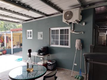 CASA REMODELADA EN VENTA EN LA ARBOLEDA DEL GOLF RUFINA ALFARO