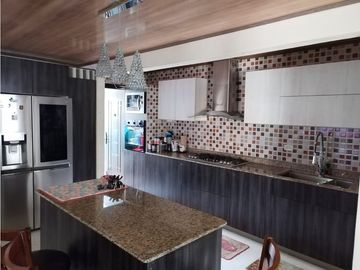 CASA REMODELADA EN VENTA EN LA ARBOLEDA DEL GOLF RUFINA ALFARO