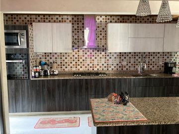 CASA REMODELADA EN VENTA EN LA ARBOLEDA DEL GOLF RUFINA ALFARO