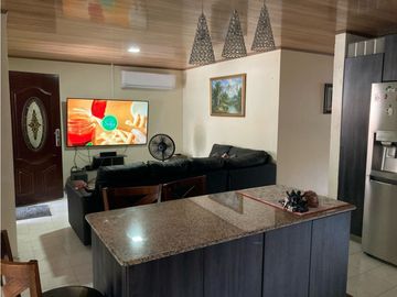 CASA REMODELADA EN VENTA EN LA ARBOLEDA DEL GOLF RUFINA ALFARO