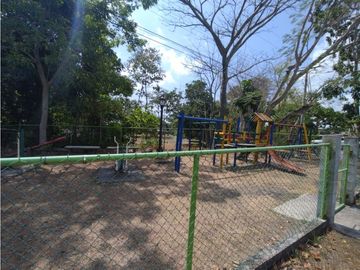 CASA REMODELADA EN VENTA EN LA ARBOLEDA DEL GOLF RUFINA ALFARO