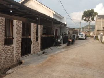 RUMAH ELEGAN PINGGIR JALAN RAYA KABUPATEN, KAWASAN JATIMEKAR