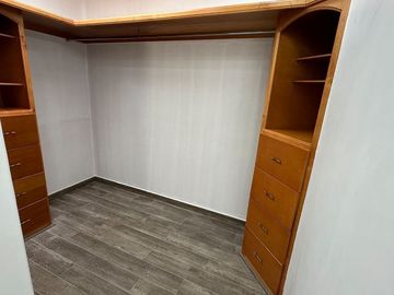 Se vende casa de 4 recámaras e Vista Dorada (Lomas de Agua Caliente) Tijuana